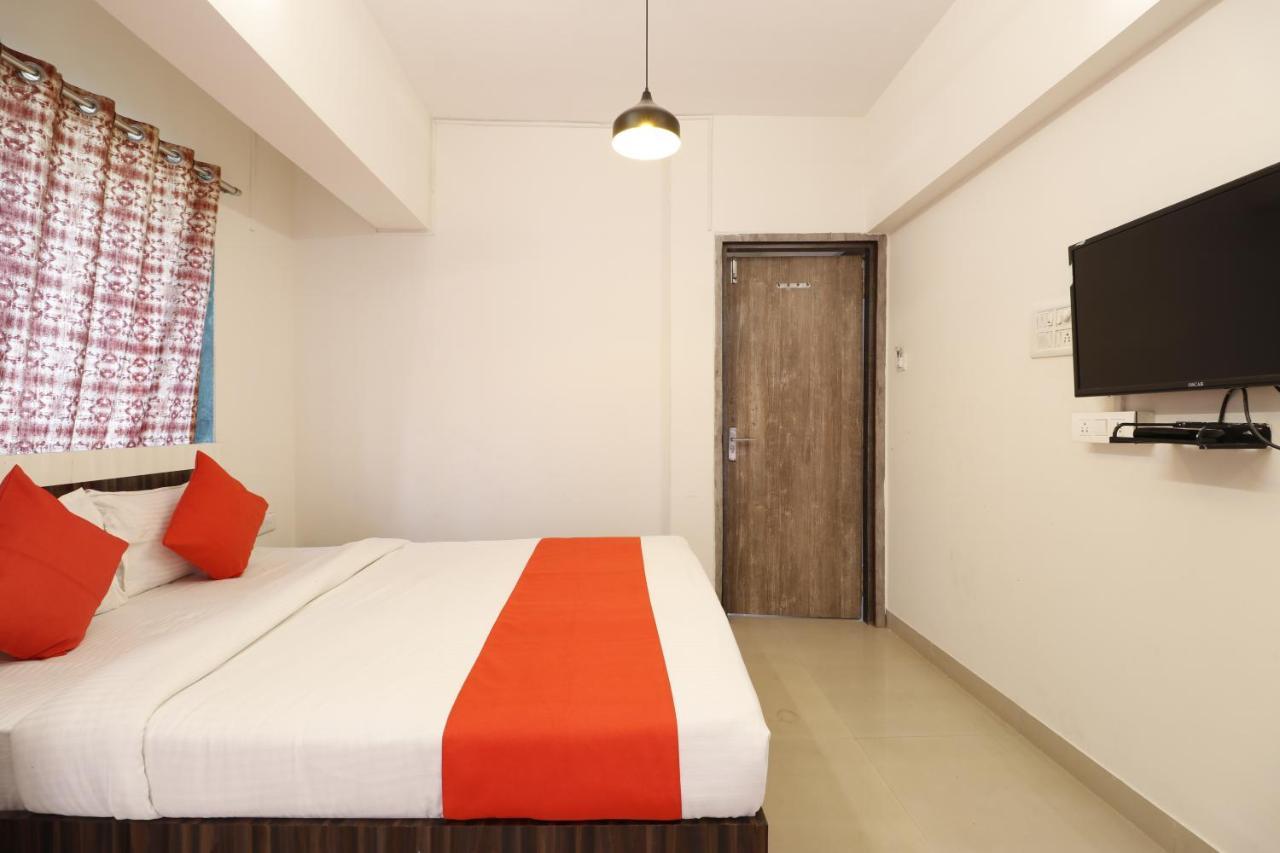 Hotel Crystal Inn Mumbai Exterior photo