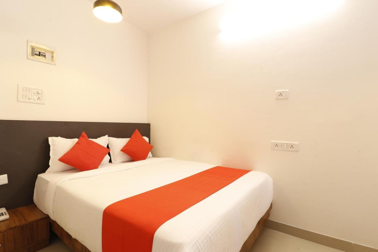 Hotel Crystal Inn Mumbai Exterior photo